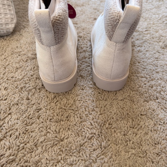 Girls Cream Ankle Boots size 3 - Picture 4 of 5